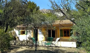 Le gite vu du jardin